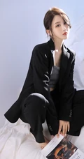 高颜值小脸女生轻熟黑色西装礼裙衣搭配大秀匀称线条纤细纤细线条高清图片