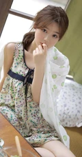 青涩可人超少女碎花连衣裙慵懒气质居家美好的一天生活写真图片