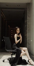 迪丽热巴黑色开叉长裙礼服优雅美丽写真图片