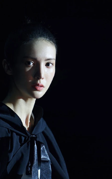 舞台上的光，金晨《最美表演》舞台剧照图片