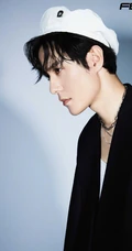 北京籍演员，歌手张超帅气黑白搭登《FireBible》杂志写真图片