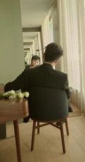 吴希泽化身佛系少年参加活动西装笔挺写真照片