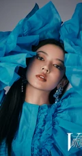 何瑞贤化身时尚摩登柔女生郎登杂志写真高扎马尾图片