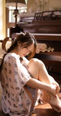 长相超甜，大眼睛，双麻花辫美背少女动人室内摄影艺术写真图集