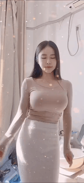 这身材，竟然还扭的这么好看，受不了啦！