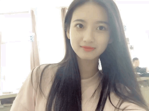 有点小清新的黑直长发女生校花动态图片