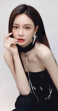 沈梦辰气质全黑look礼裙衣长裤高跟，眼神酷冷高清写真图片