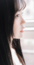 温柔可人黑直长发美丽白皙女孩肩带睡衣室内艺术摄影写真照