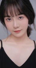 五官精致秀丽漂亮女生身着黑色肩带衣气质高清半身照摄影写真照片