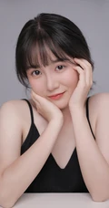 五官精致秀丽漂亮女生身着黑色肩带衣气质高清半身照摄影写真照片