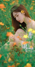 山花浪漫的花间超美肩带白裙少女唯美艺术摄影写真图集