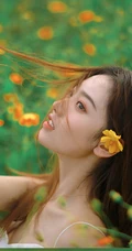 山花浪漫的花间超美肩带白裙少女唯美艺术摄影写真图集