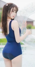 微胖型可爱可爱女生兰幼金紧身衣死库水泳池戏水玩泡泡气质超高清写真照