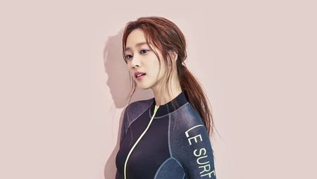 清秀好看，穿潜水服的韩国美女超清电脑壁纸