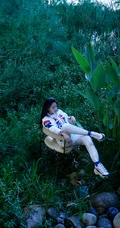 林允尝试不同服饰，场景登暗黑风格杂志写真，酷美，梦幻，美感十足