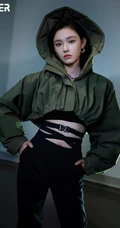林允尝试不同服饰，场景登暗黑风格杂志写真，酷美，梦幻，美感十足