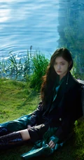 林允尝试不同服饰，场景登暗黑风格杂志写真，酷美，梦幻，美感十足