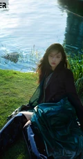 林允尝试不同服饰，场景登暗黑风格杂志写真，酷美，梦幻，美感十足