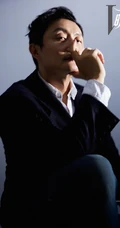 涂松岩最新昕薇杂志写真，休闲西装搭配牛仔裤魅力十足