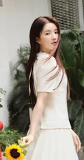 硬糖少女303女生成员刘些宁清新连衫白裙街拍美照