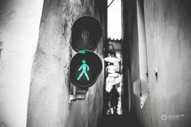 不出声的"交通警察"，交通信号灯红绿灯图片 第1张