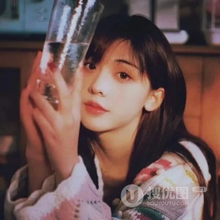 胶片感，复古味十足的甜美，温柔，高颜值真人小姐姐网图微信头像图片