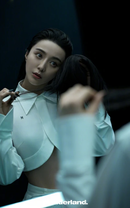 范冰冰化身女生机器人未来科技感十足杂志写真图片