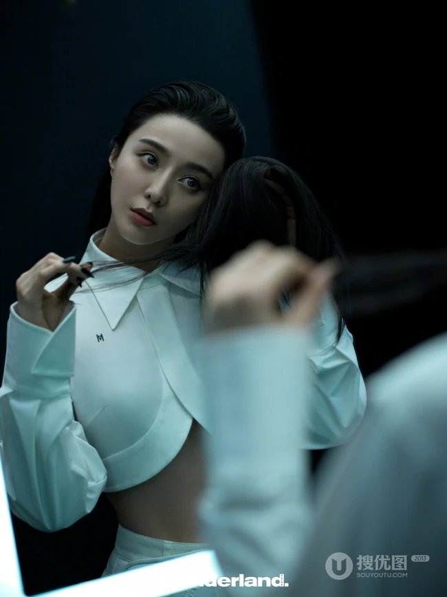 范冰冰化身女生机器人未来科技感十足杂志写真图片