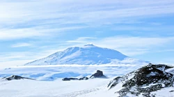 让人心旷神怡的雪山壁纸套图，白茫茫的雪山太美了