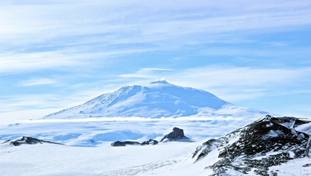 让人心旷神怡的雪山壁纸套图，白茫茫的雪山太美了