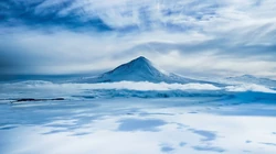 让人心旷神怡的雪山壁纸套图，白茫茫的雪山太美了