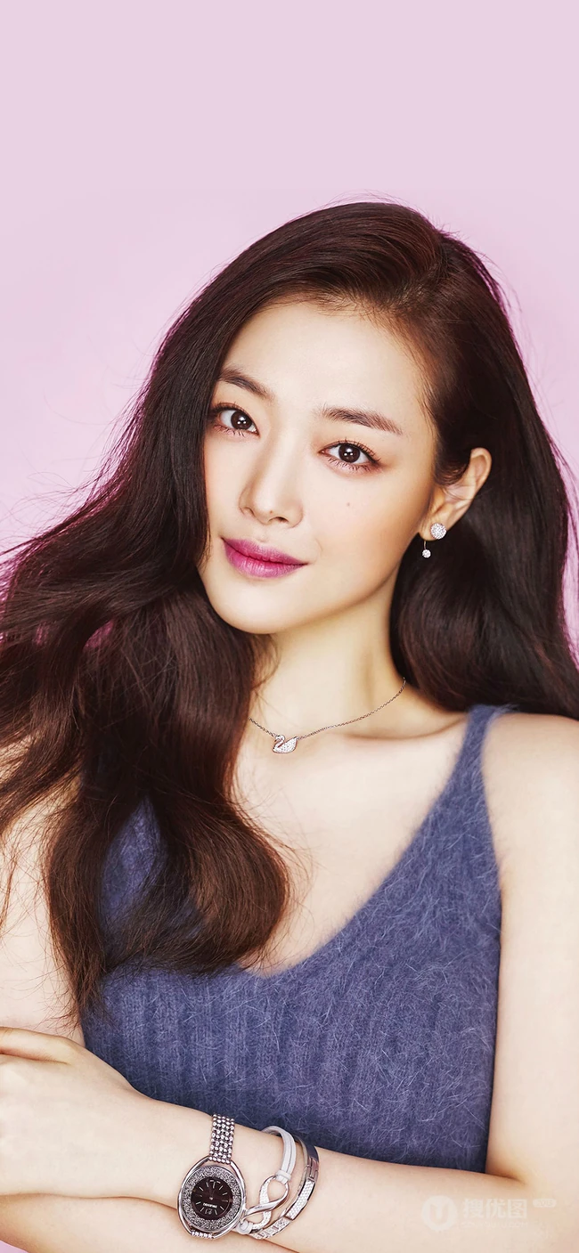 长卷发气质美女高清近照人像手机壁纸图片