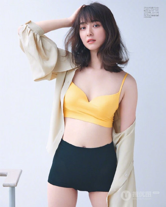 现年32岁的佐佐木希最新气质杂志写真