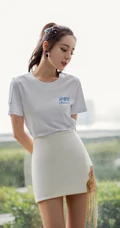 迪丽热巴清新清新白色T恤紧身短裙超美品牌代言写真照片