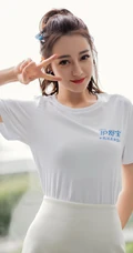 迪丽热巴清新清新白色T恤紧身短裙超美品牌代言写真照片