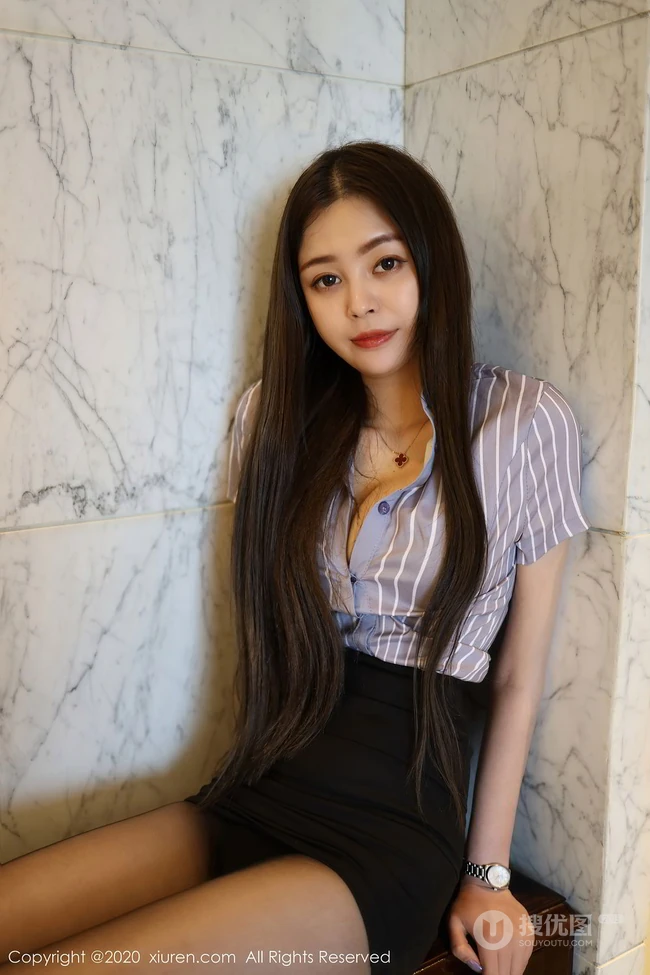 职业装短裙深袜袜高跟气质女生樱花Elsa带剧情酒店写真图片