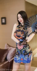 古典手绣韵味旗袍装肉袜装气质女生Angela小热巴手拿小扇气质写真