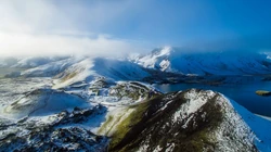 大雪覆盖的山林风景桌面壁纸，很冷当真的美！