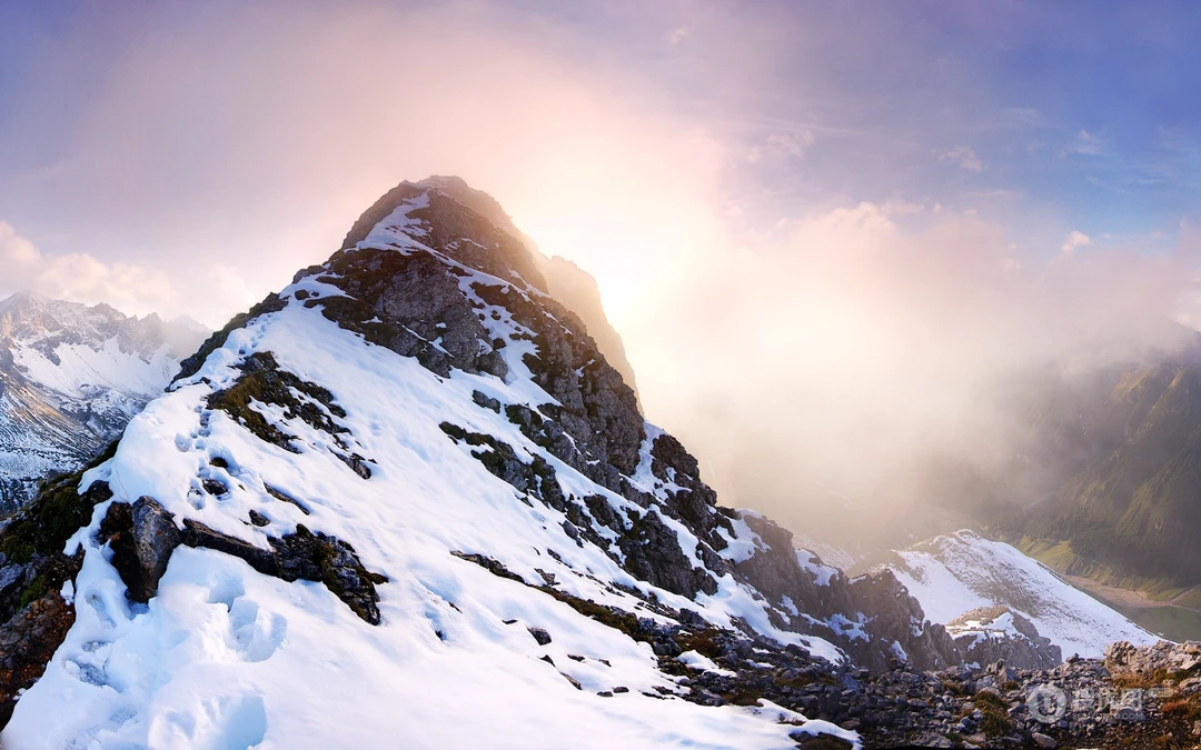 大雪覆盖的山林风景桌面壁纸，很冷当真的美！