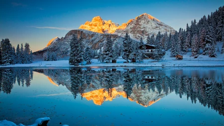 有山，有雪，有湖，才能构成这最美的一幅风景