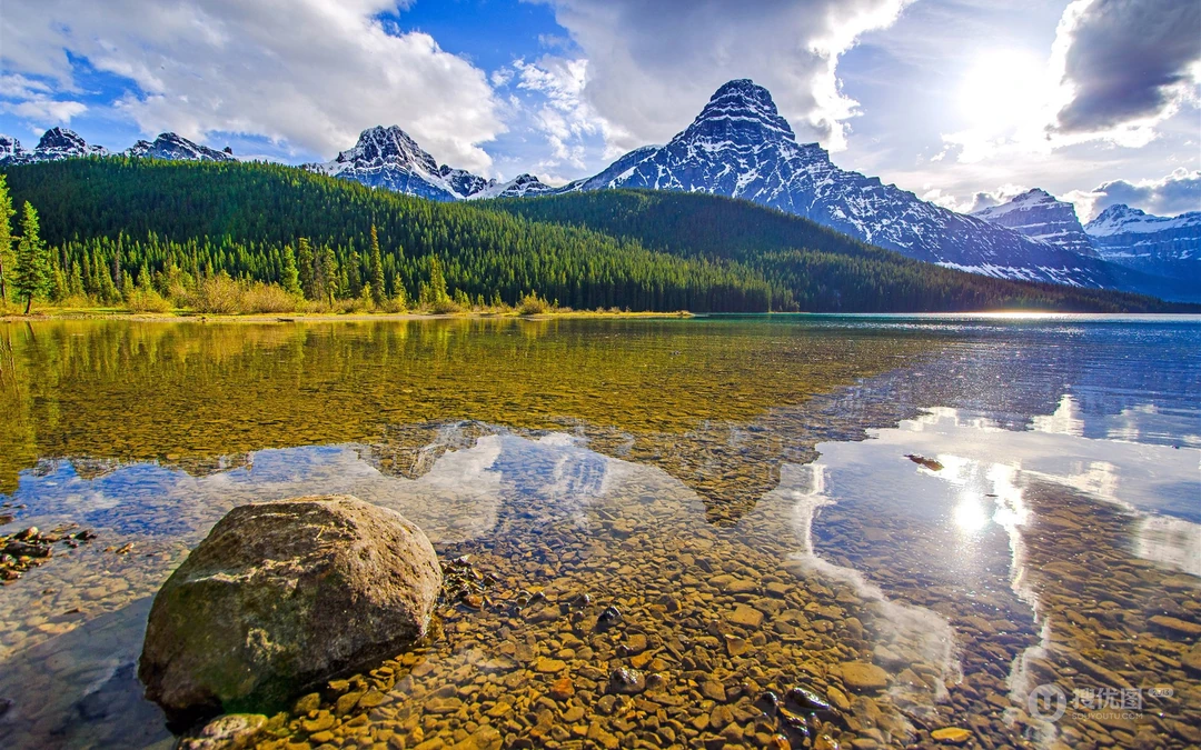 青山绿水万物复苏，很美的山水风景摄影高清壁纸