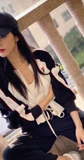 女生宣璐清爽动人休闲运动风写真图片