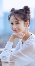 颖儿轻纱装白衣写真，双丸子头发型甜美怡人