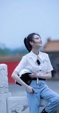 张慧雯学院风白衫牛仔裤写真，活动照片