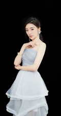 张月气质礼裙轻纱蓝裙甜美写真图片