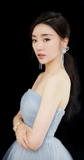 张月气质礼裙轻纱蓝裙甜美写真图片