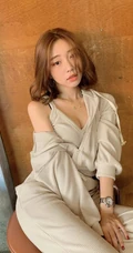 外型甜美，身材超气质的俏丽短发韩国网拍少女自拍，生活照图片集