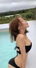 外型甜美，身材超气质的俏丽短发韩国网拍少女自拍，生活照图片集