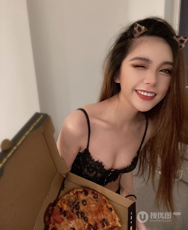 可气质，可温柔，可亮眼的气质混血女生模特Cammi生活照片图集