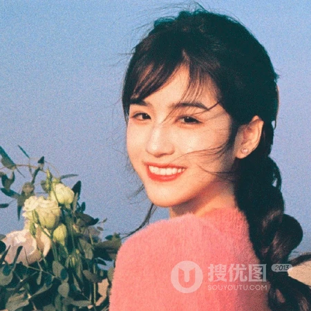 手拿花束，笑容超好看的小清新，甜美，可爱，复古网图女生微信头像图片